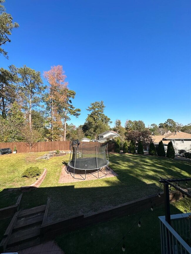 Building Photo - 562 Honeydew Ln SW