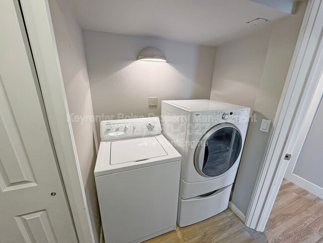 Building Photo - 10331 Utahna Rd