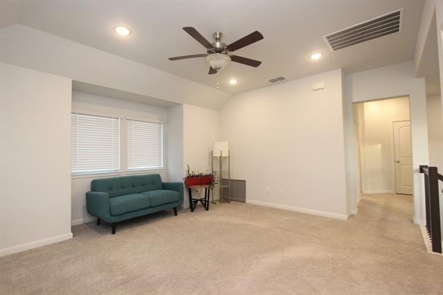 Building Photo - 3810 Honeycomb Holw