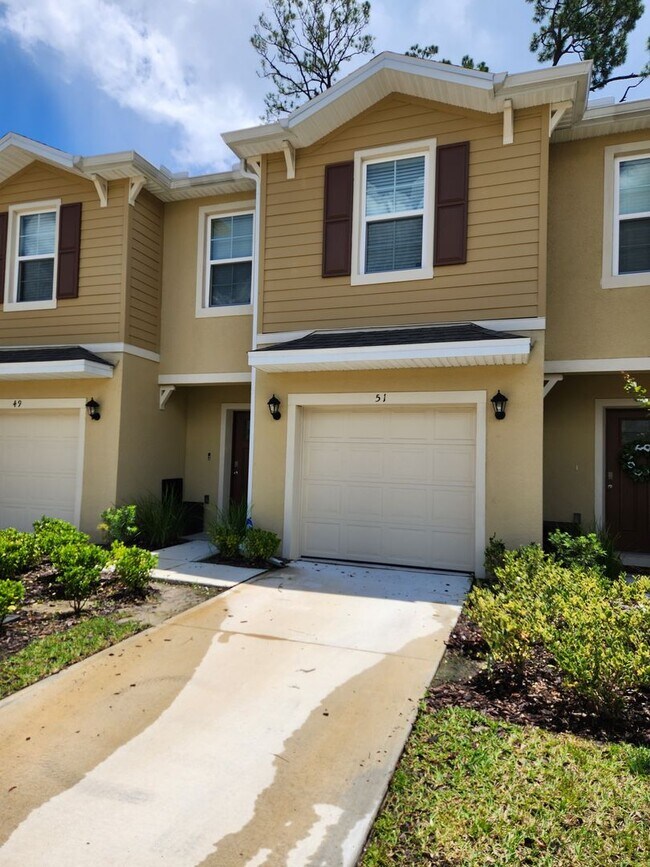 Primary Photo - Large Port Orange 3/2.5 townhome!