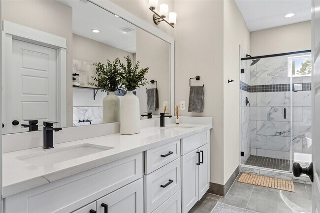 Building Photo - 5202 Pinemont Creek Ln