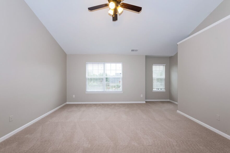 Building Photo - 3906 Herkimer Dr