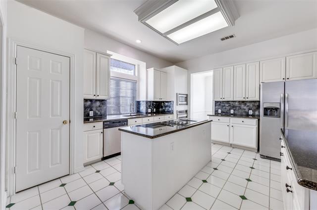 Building Photo - 9611 Cliffside Dr