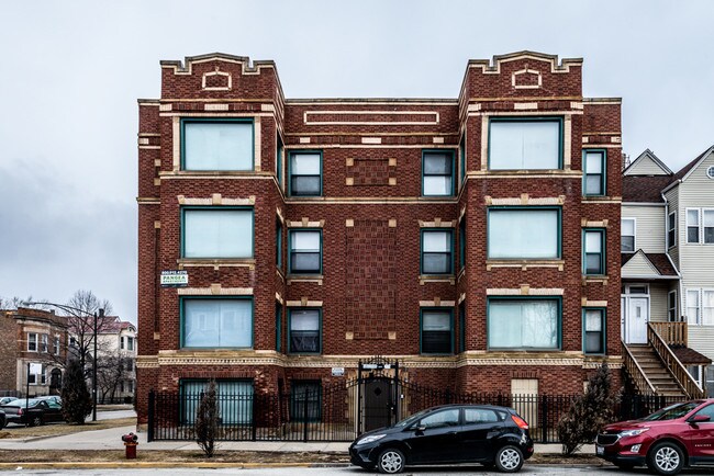 Building Photo - 2900 E 91st St