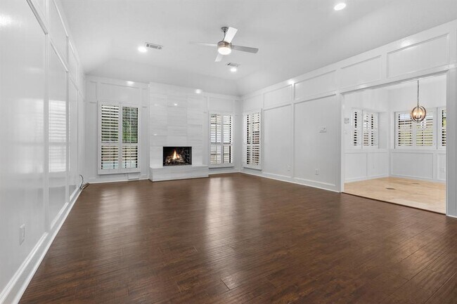 Building Photo - 14 Cascade Springs Pl