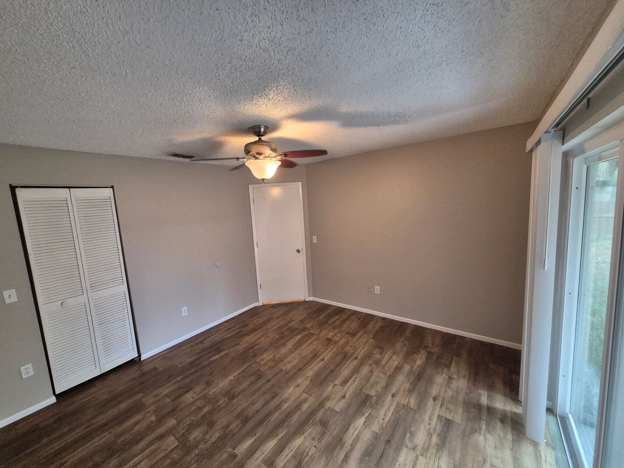 Building Photo - 1305 Markham Ave