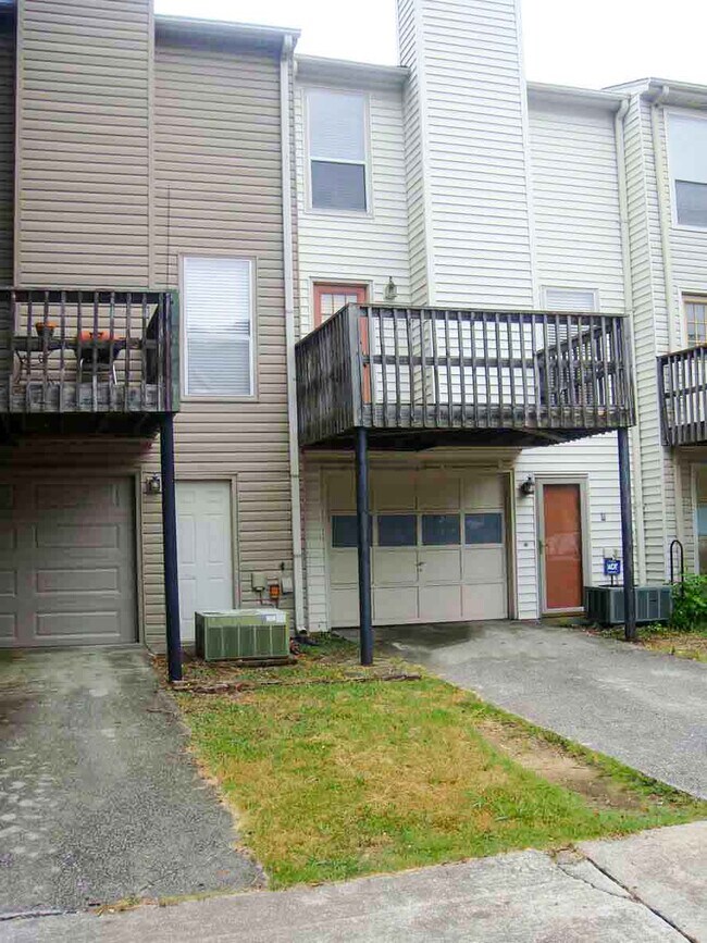 Building Photo - 1723 13th Ct S