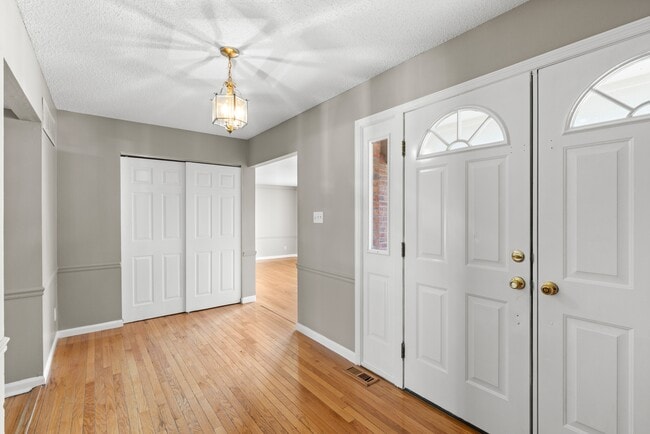 Building Photo - 14355 Rainy Lake Dr