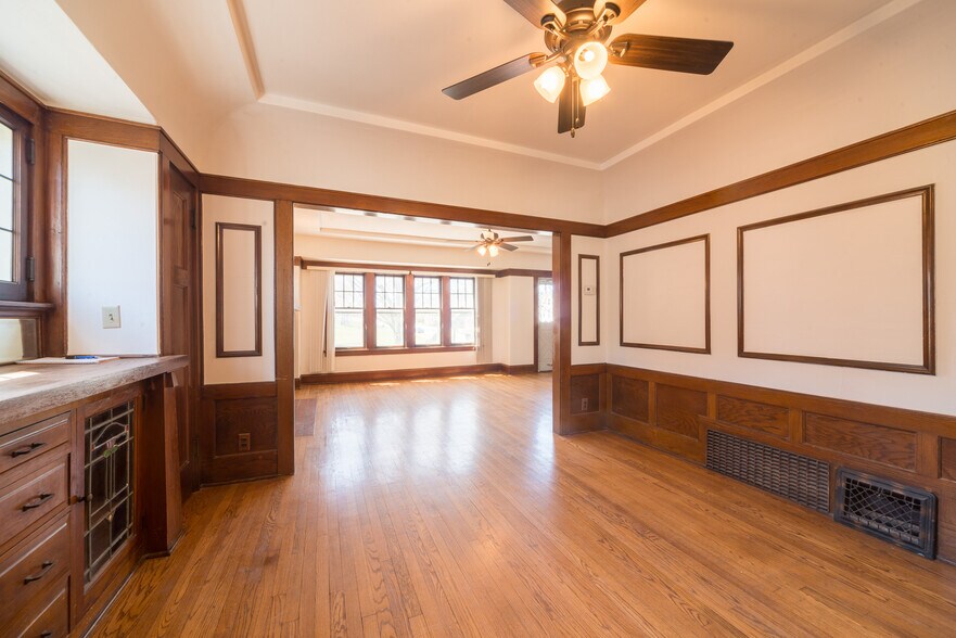 Building Photo - 2372 N Bremen St