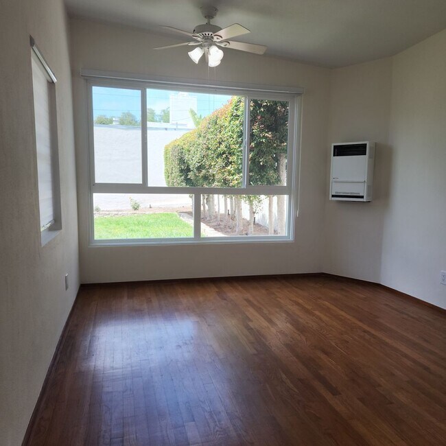 Building Photo - Charming Morley Field 3 bed 2 bath Home, p...