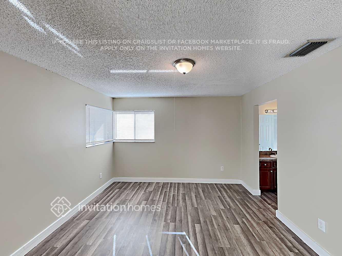 Building Photo - 9664 Carousel Cir S