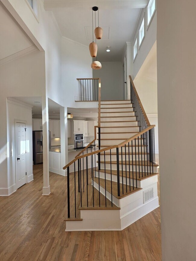 Building Photo - Private 4 bed 3 bath home located in Marietta on 4.5 acres