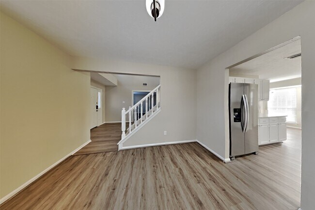 Building Photo - 16923 Poplar Hill St