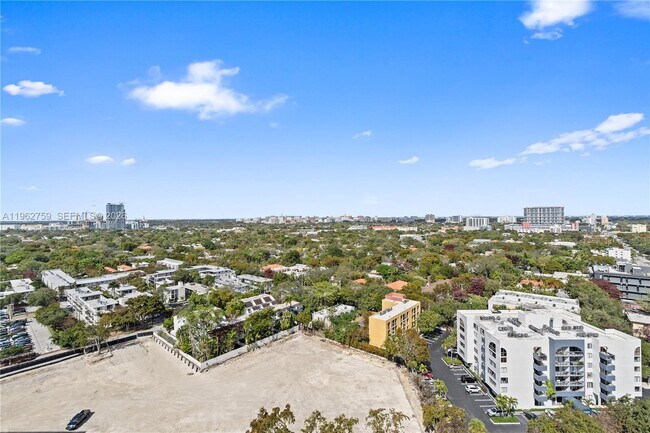 Building Photo - 3350 SW 27th Ave