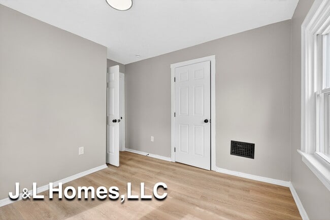 Building Photo - 888 Miller Ave