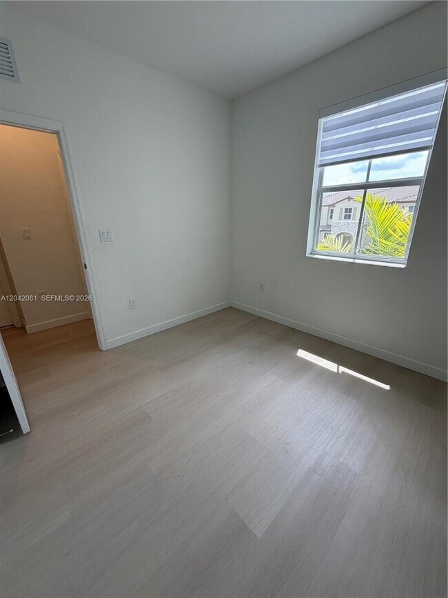 Building Photo - 2889 25rd