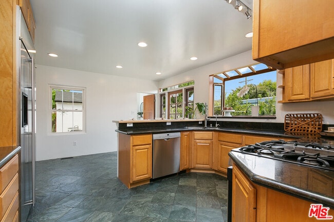 Building Photo - 3101 Cardiff Ave