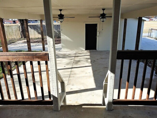 Building Photo - *5 Bedrooms & a Great Backyard!*  ~~~A_TRULY_FABULOUS_HOUSE~~~