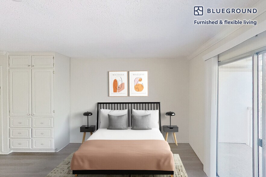 Building Photo - 555 W Middlefield Rd