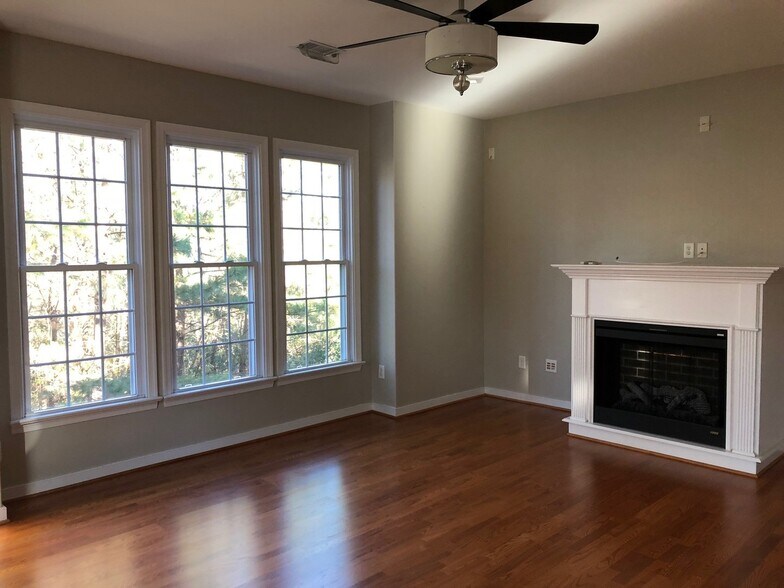 Building Photo - 4150 San Marco Dr