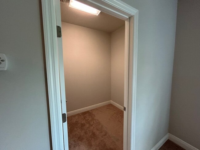 Building Photo - Beautiful Home In Garison Way