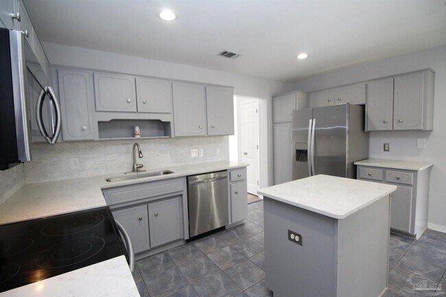 Building Photo - 22 Arapaho Dr
