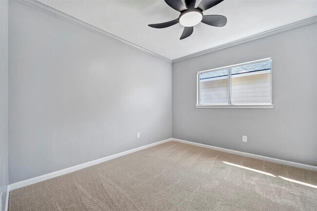 Building Photo - 22250 Queenbury Hills Dr