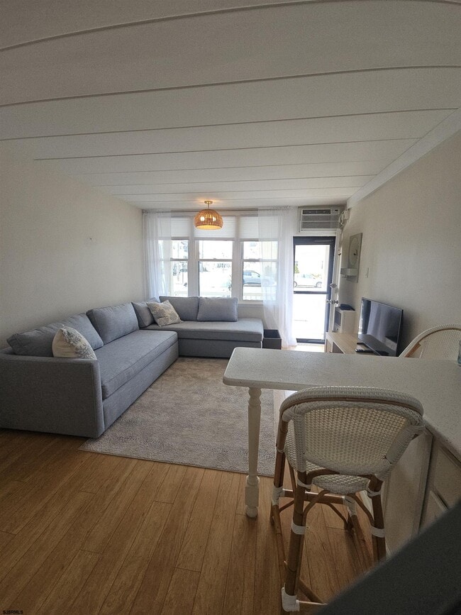 Building Photo - 9401 Pacific Ave