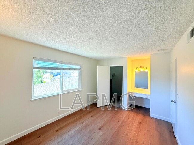 Building Photo - 597 Paseo La Perla