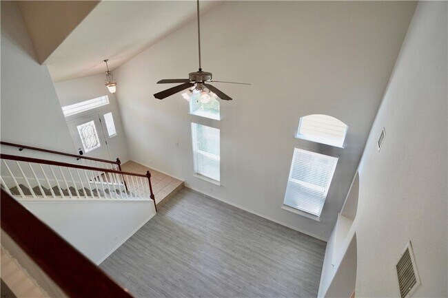 Building Photo - 8712 Wood Stork Dr