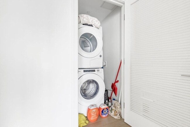 Building Photo - 135 Seaport Blvd