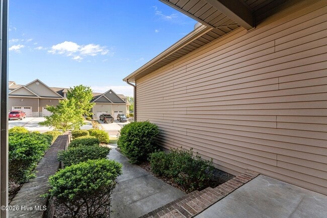 Building Photo - 108 Cypress Cir