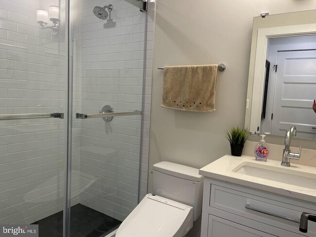 Building Photo - 7308 Idylwood Rd