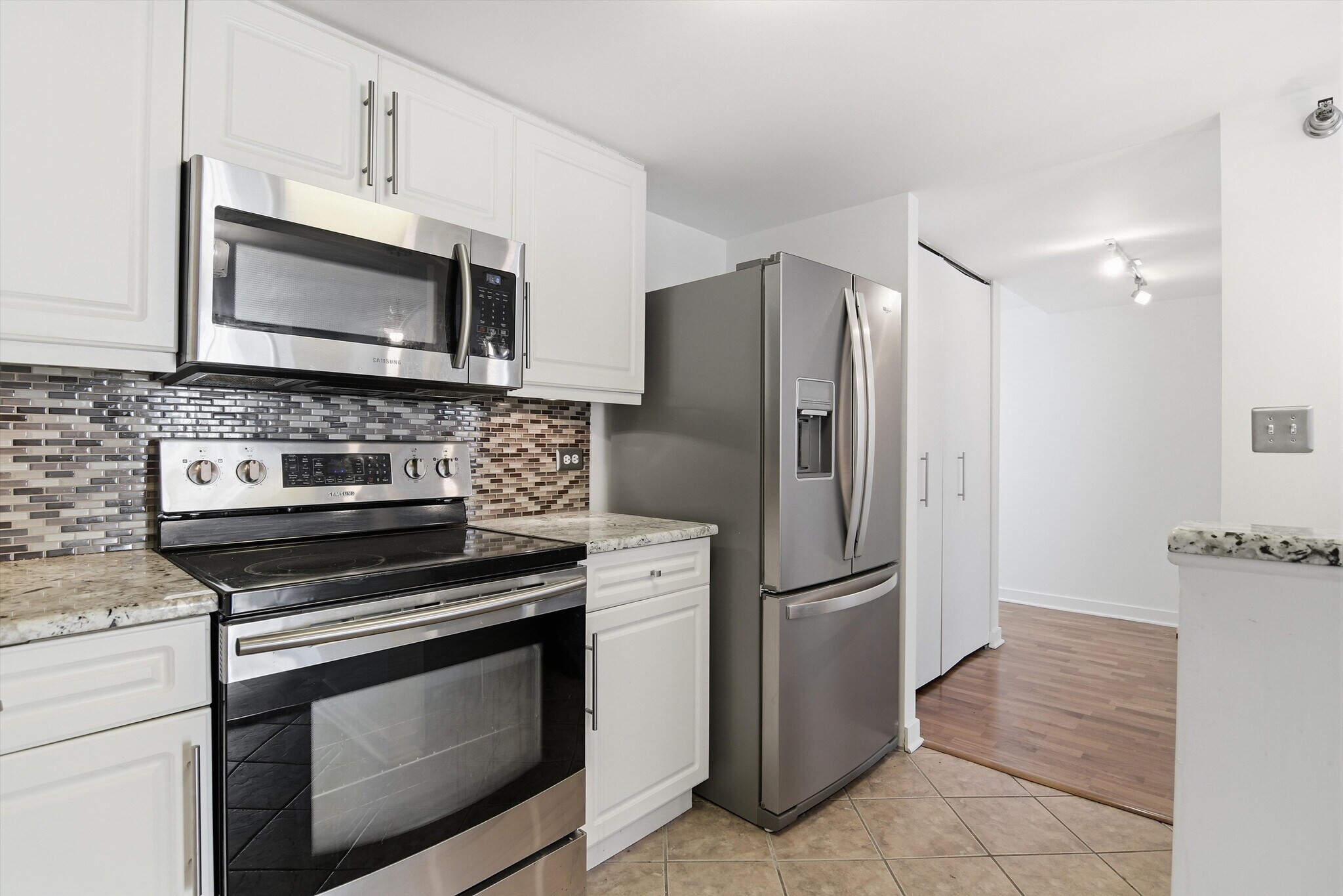 Building Photo - 70 W Huron St