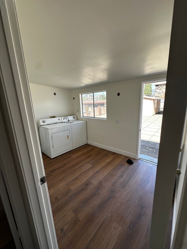 Office and or laundry room - 349 W Lomita Ave