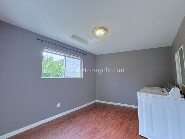 Building Photo - 5660 SE 125th Ave
