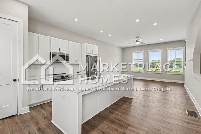 Building Photo - 1376 Cozy Cir SE