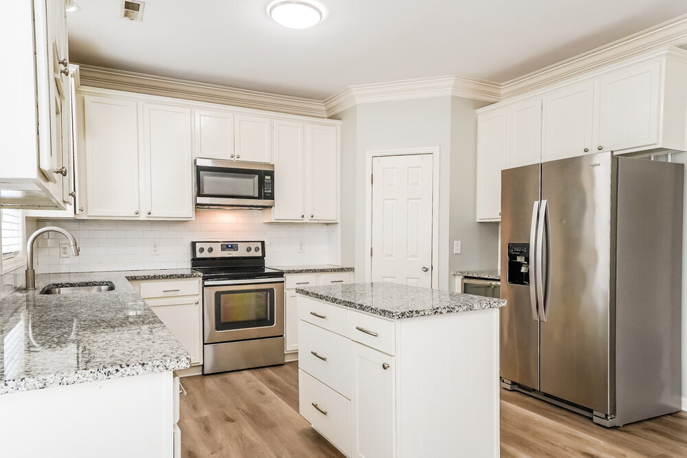 Building Photo - 401 Pyracantha Dr