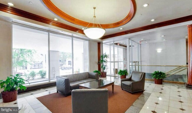 Building Photo - 1230 23rd St NW