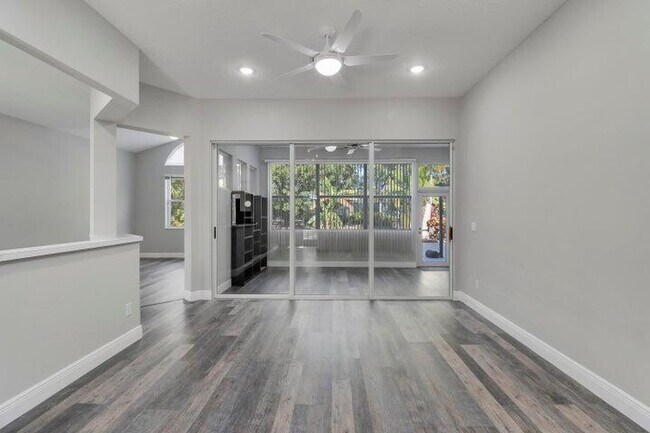 Building Photo - 3033 SE Brierwood Pl