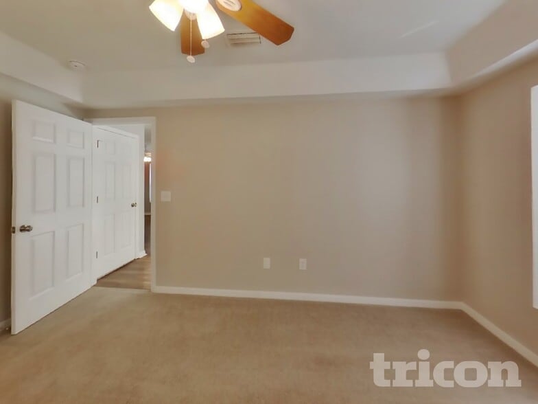 Building Photo - 6739 Summer Haven Dr