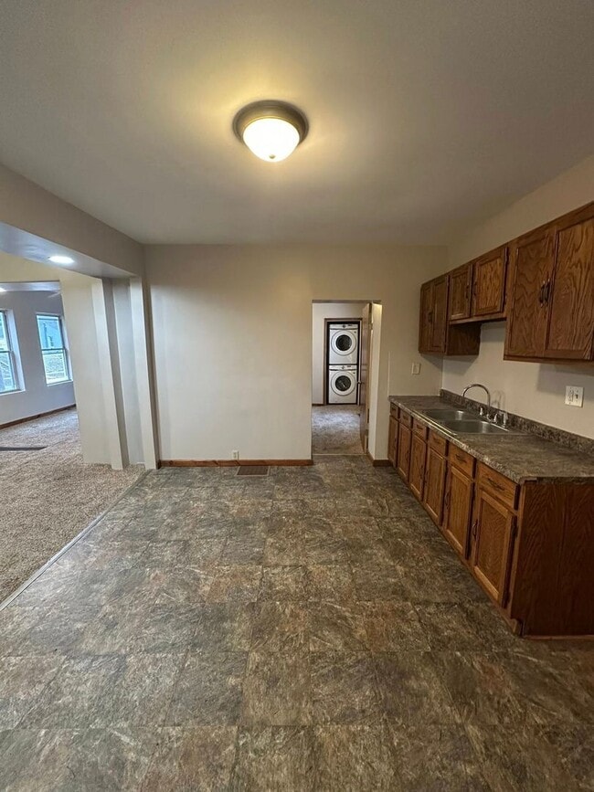 Building Photo - Beautiful newly remodeled 2 bed - 2 full baths!!!