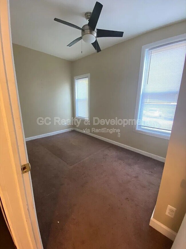 Building Photo - 1837 N Francisco Ave