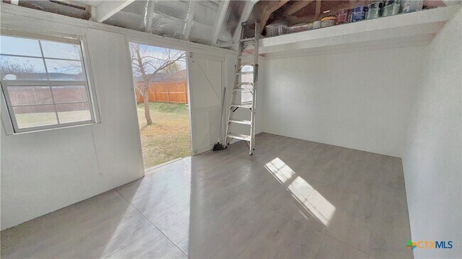 Building Photo - 2107 Gail Dr