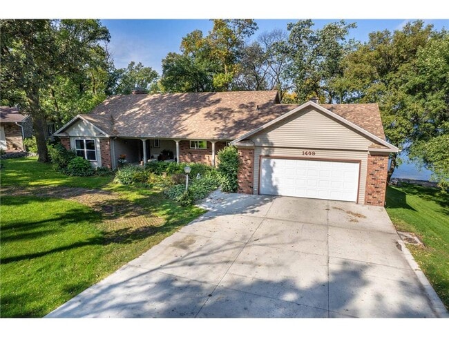 Building Photo - 1409 Hoot Lake Dr