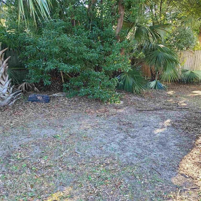 Building Photo - 910 N De Villiers St