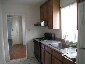 Building Photo - 5810 San Diego St