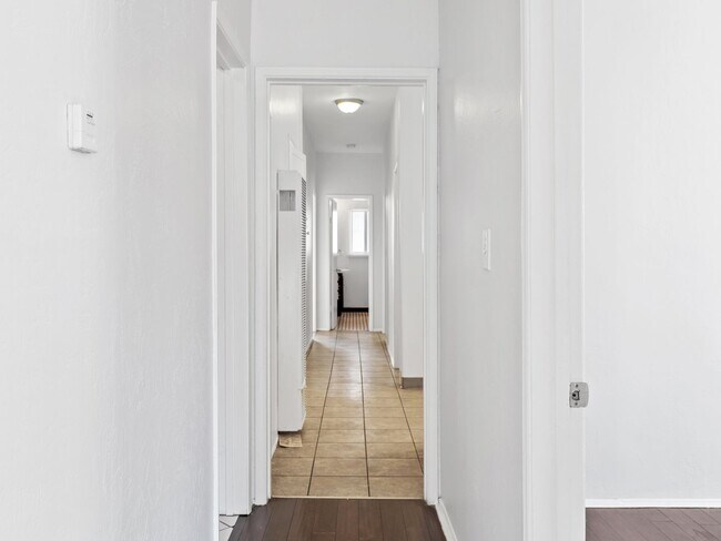 Interior Photo - 432-440 Walnut Ave