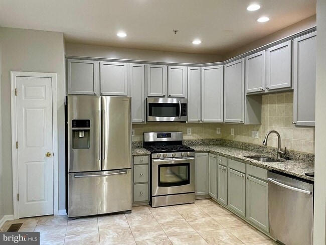 Building Photo - 6058 Signal Flame Ct