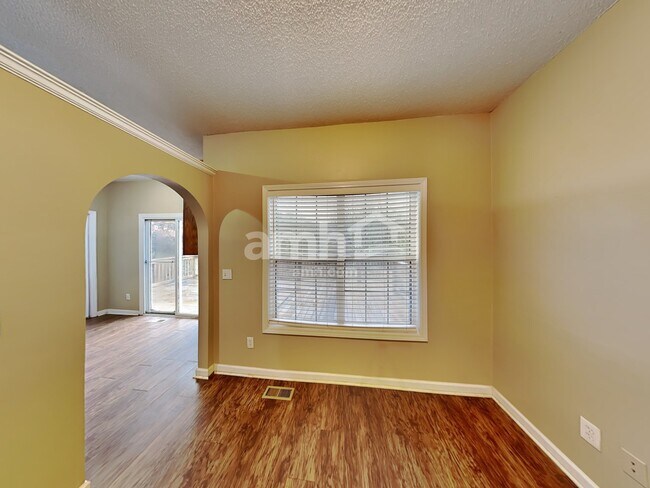 Building Photo - 2020 Foster Dr